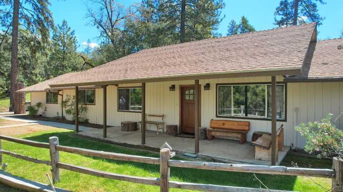 photo 2: 50986 Road 632, Oakhurst CA 93644