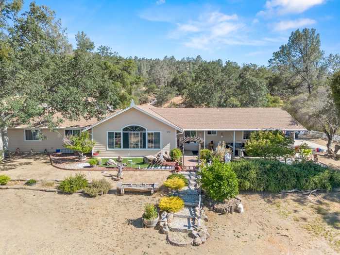 photo 1: 40776 Garnet Creek Lane, Coarsegold CA 93614