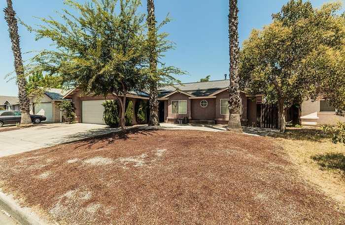 photo 1: 4945 E Burns Avenue, Fresno CA 93725