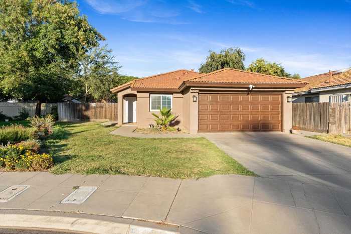 photo 1: 5616 W Escalon Avenue, Fresno CA 93722