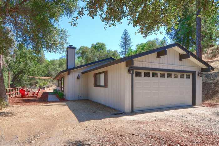 photo 1: 50869 Westview Court, Oakhurst CA 93644