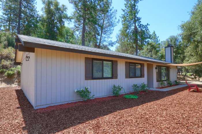 photo 2: 50869 Westview Court, Oakhurst CA 93644