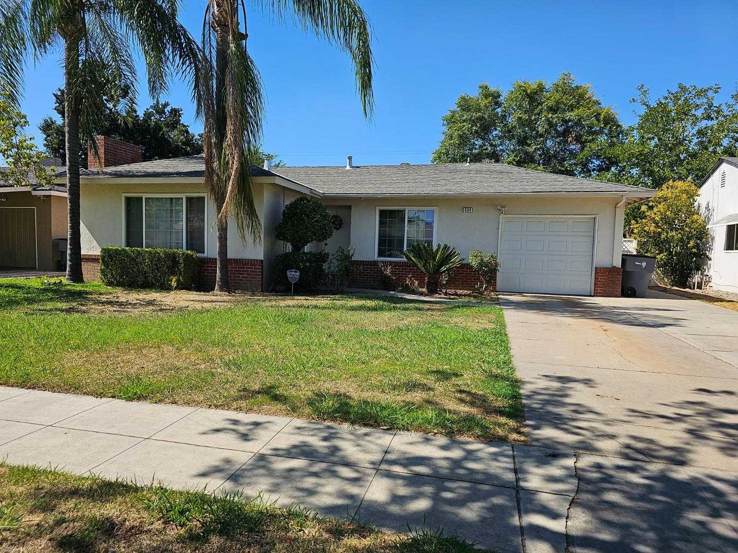 photo 1: 604 W Cortland Avenue, Fresno CA 93705