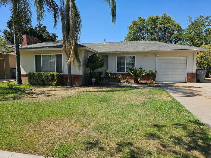 photo 2: 604 W Cortland Avenue, Fresno CA 93705