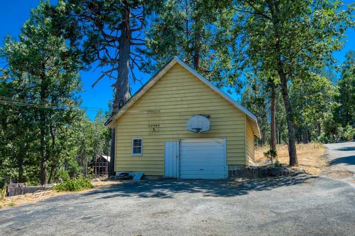 photo 2: 41769 Corlew Lane, Auberry CA 93602