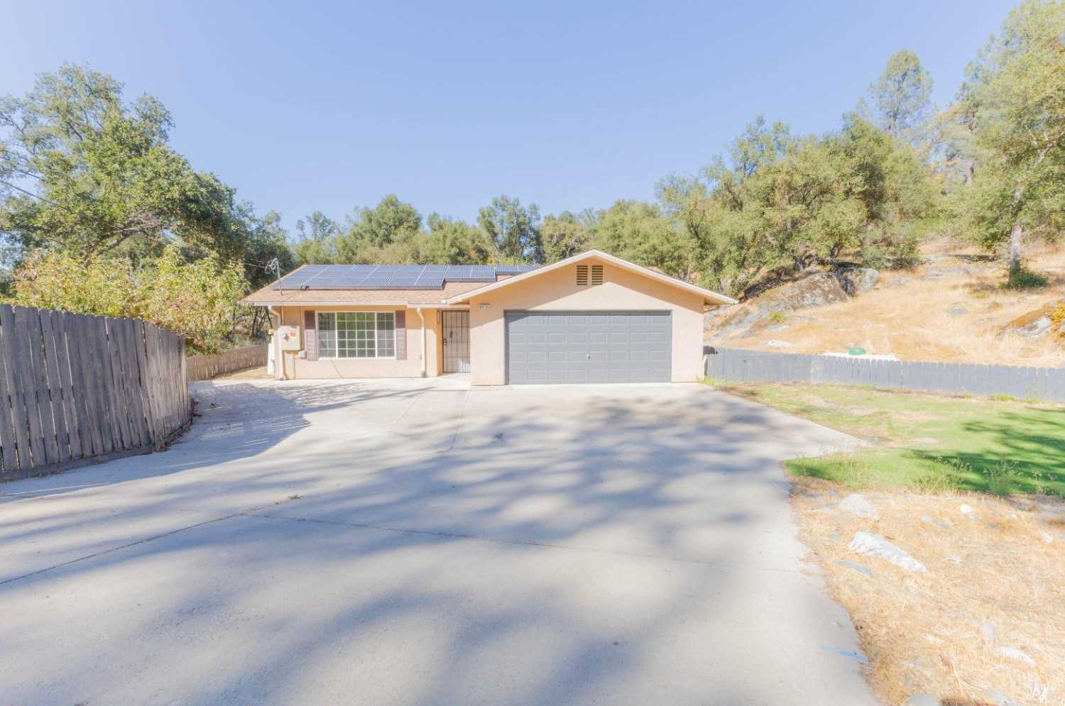 photo 2: 48795 Rock Point Road, Oakhurst CA 93644