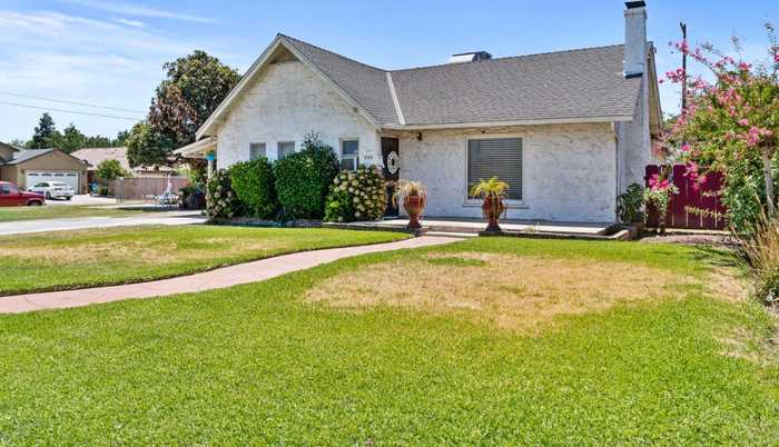 photo 2: 920 Riverside Drive, Madera CA 93638