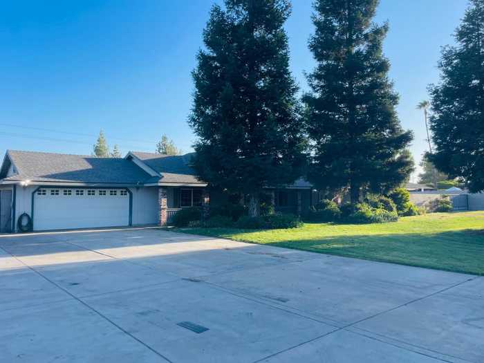 photo 1: 26458 Fonda Avenue, Madera CA 93638