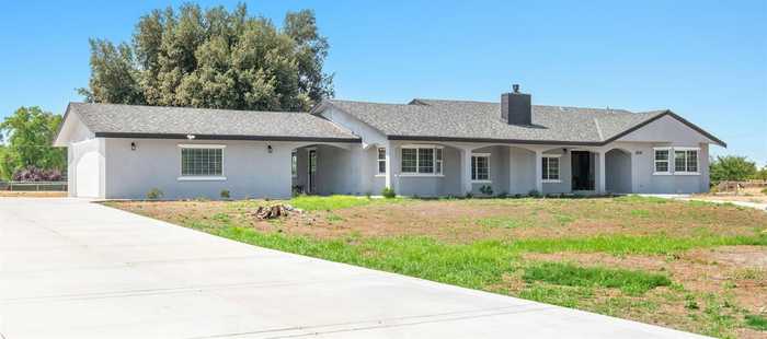 photo 1: 12539 Morningside Avenue, Clovis CA 93619