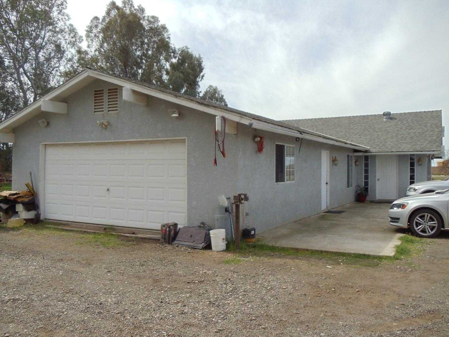 photo 3: 2744 N Locan Avenue, Clovis CA 93619