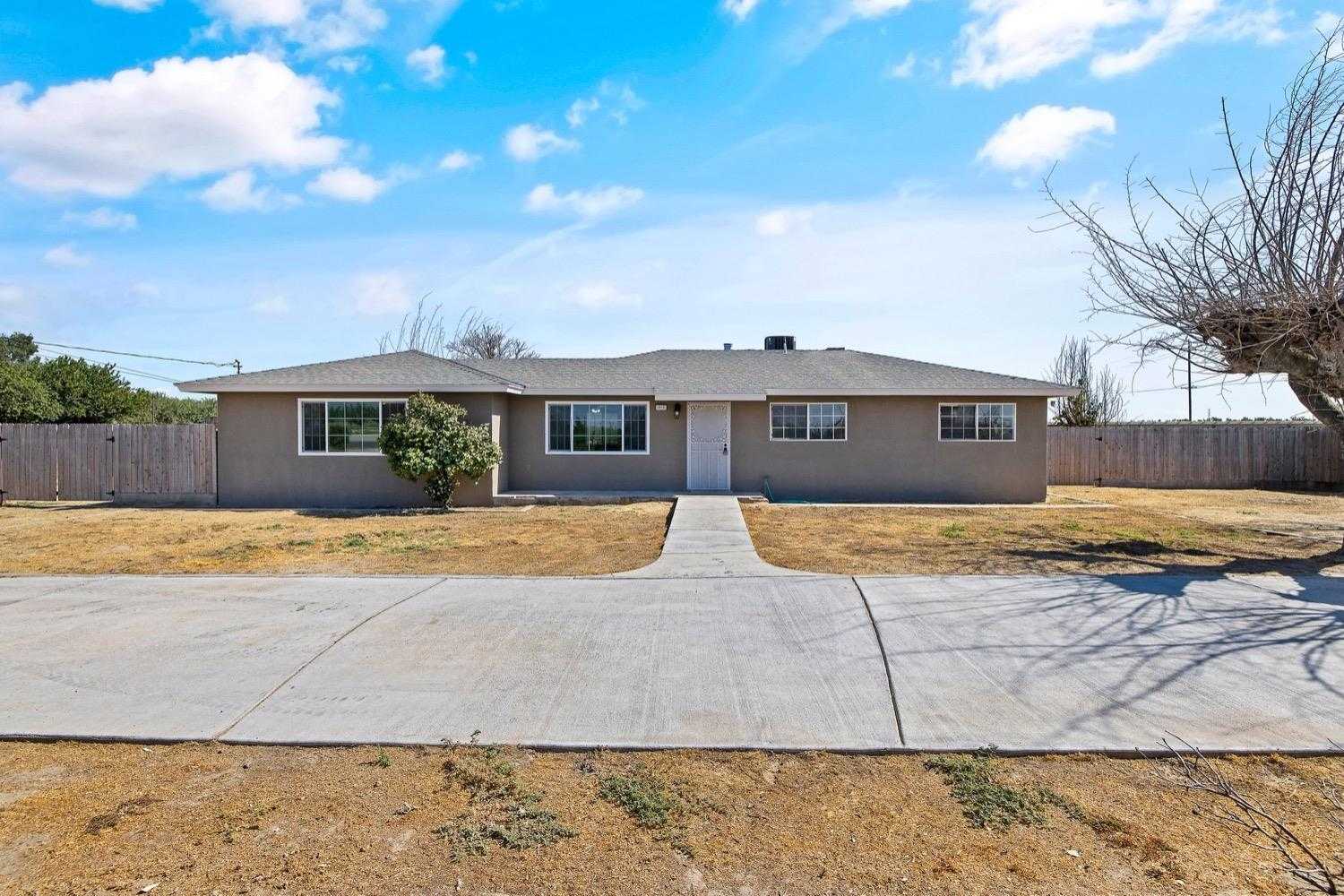 photo 1: 4915 W Kamm Avenue, Caruthers CA 93609