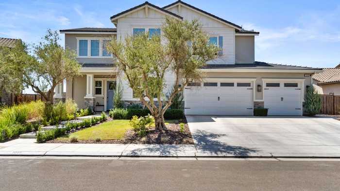 photo 1: 1048 Sawtooth Way, Madera CA 93636