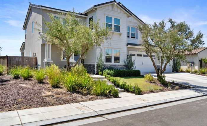 photo 2: 1048 Sawtooth Way, Madera CA 93636