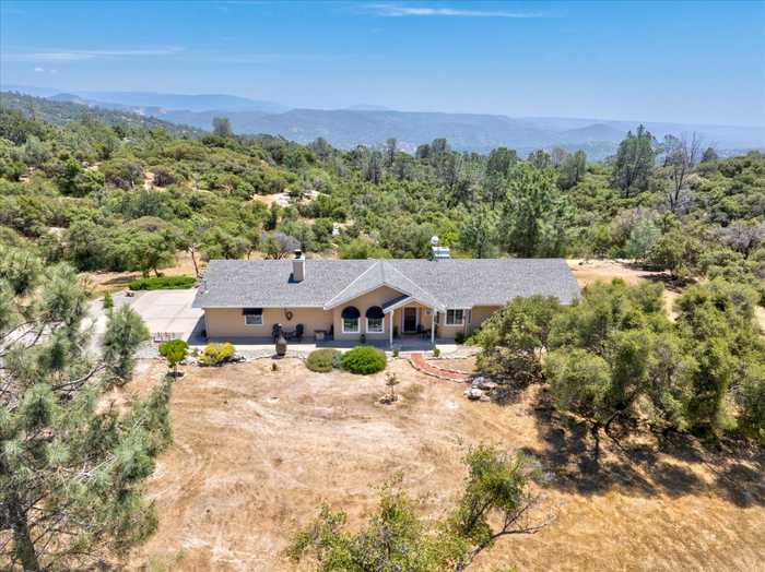 photo 1: 30323 Longview Lane, Coarsegold CA 93614