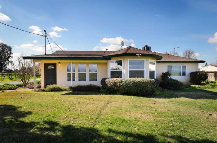 photo 2: 2383 N Greenwood Avenue, Sanger CA 93657