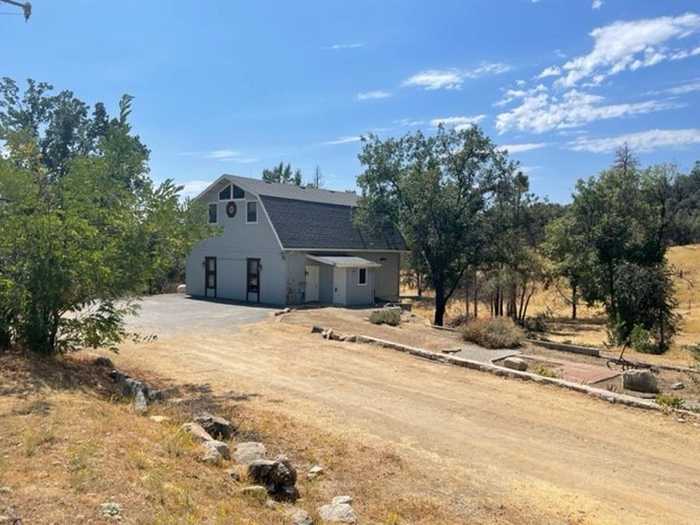 photo 1: 32858 De Na Lane, North Fork CA 93643