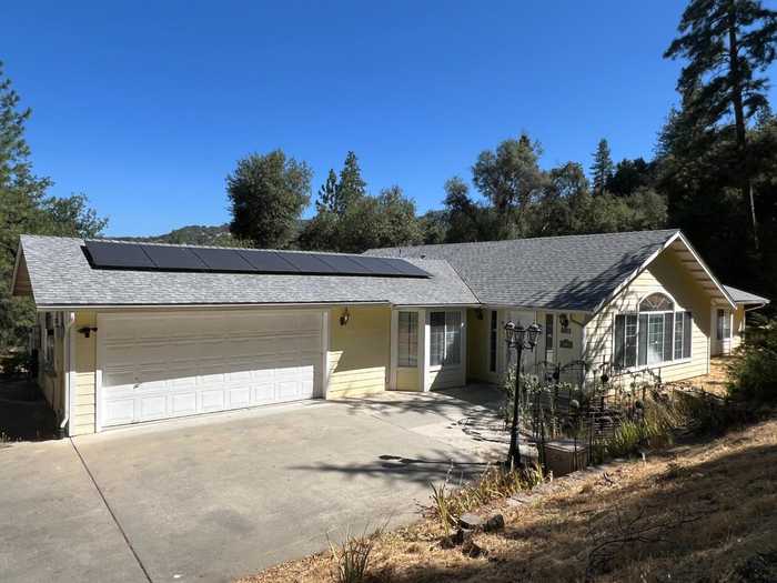 photo 1: 50613 Granite Butte Way, Oakhurst CA 93644