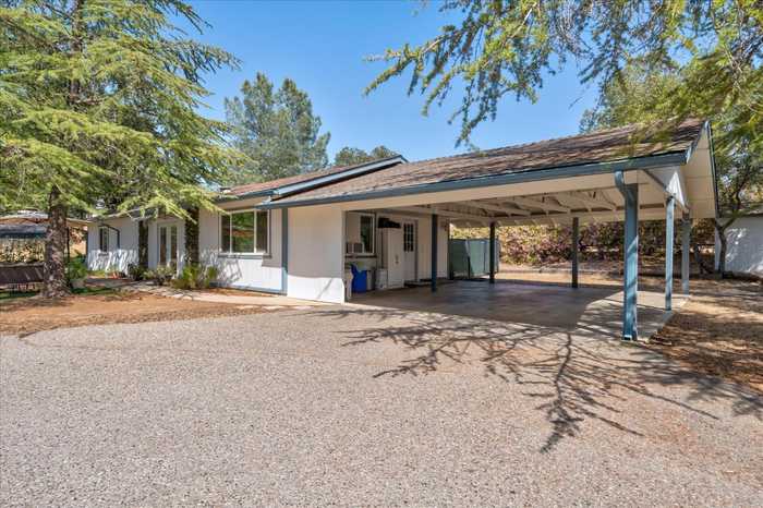 photo 1: 28835 Limestone Circle, Coarsegold CA 93614