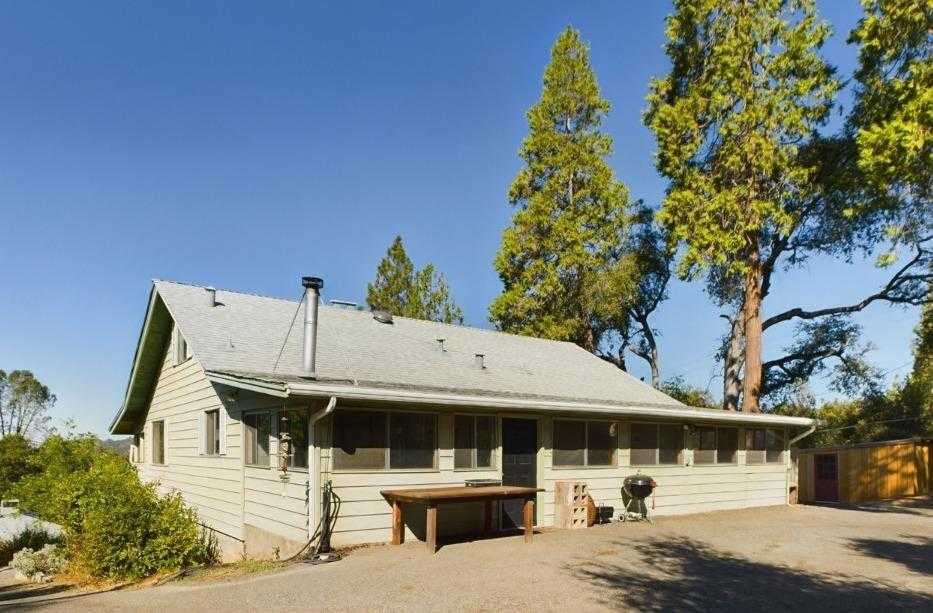 photo 1: 51773 Ponderosa Way, Oakhurst CA 93644