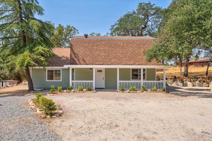 photo 1: 31050 Bear Paw Way Way, Coarsegold CA 93614