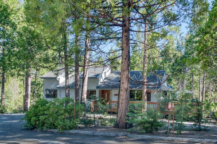 photo 1: 41314 Kokanee Lane, Shaver Lake CA 93664