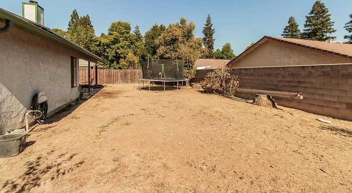 photo 16: 2384 Palo Alto Avenue, Clovis CA 93611