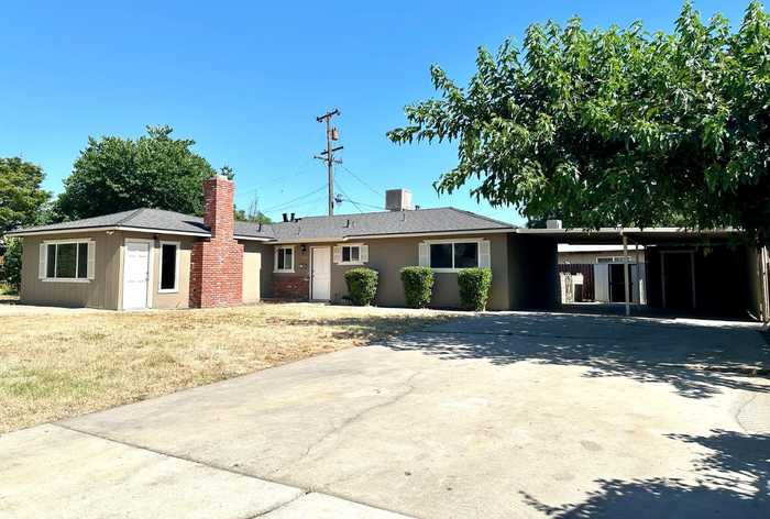 photo 1: 705 11th Street, Sanger CA 93657