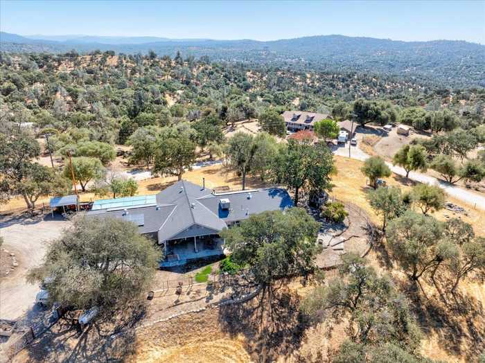 photo 1: 33044 Little John Rd, Coarsegold CA 93614