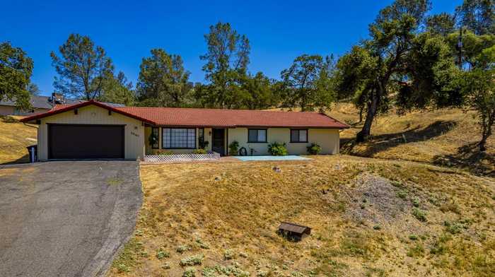 photo 1: 29165 Revis Road, Coarsegold CA 93614