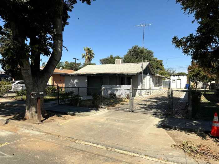 photo 2: 2435 S Price Avenue, Fresno CA 93725