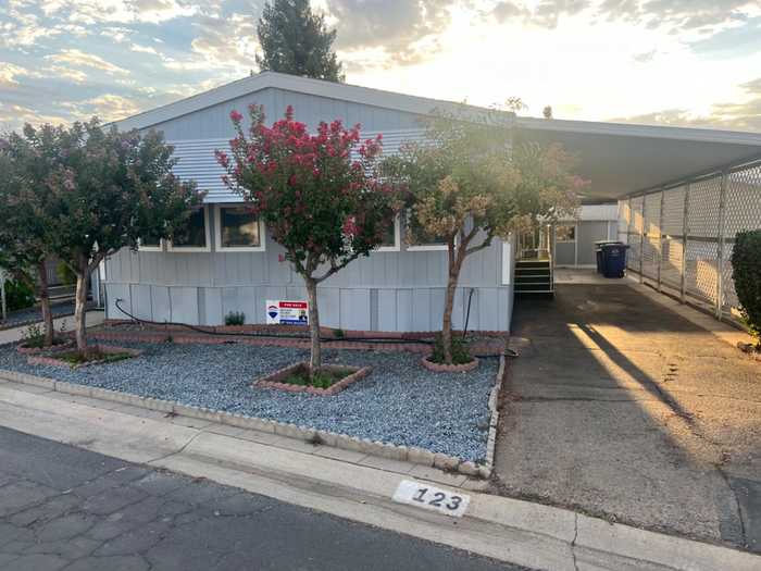 photo 1: 371 Bethel Avenue Unit 123, Sanger CA 93657