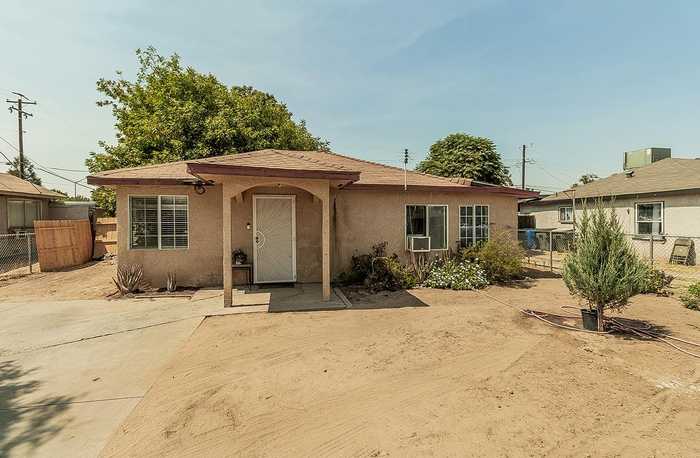 photo 1: 2492 S Price Avenue, Fresno CA 93725