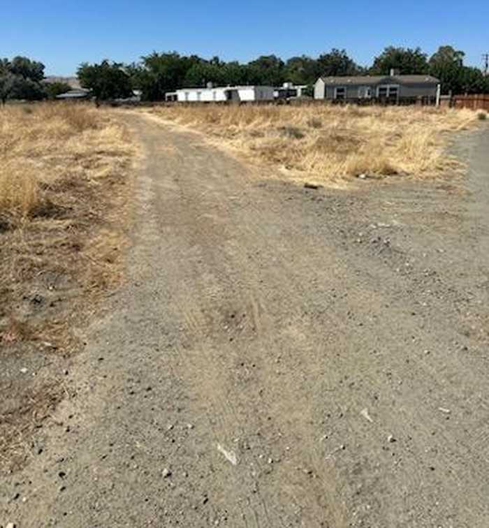 photo 1: 400 Kimberly Place, Coalinga CA 93210