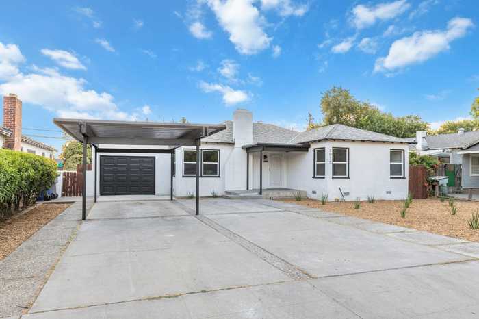 photo 1: 3035 N Adoline Avenue, Fresno CA 93705