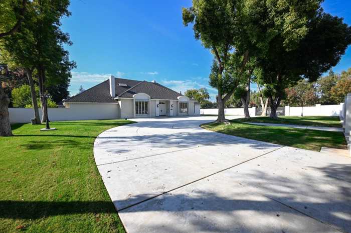 photo 1: 5261 N Van Ness Boulevard, Fresno CA 93711