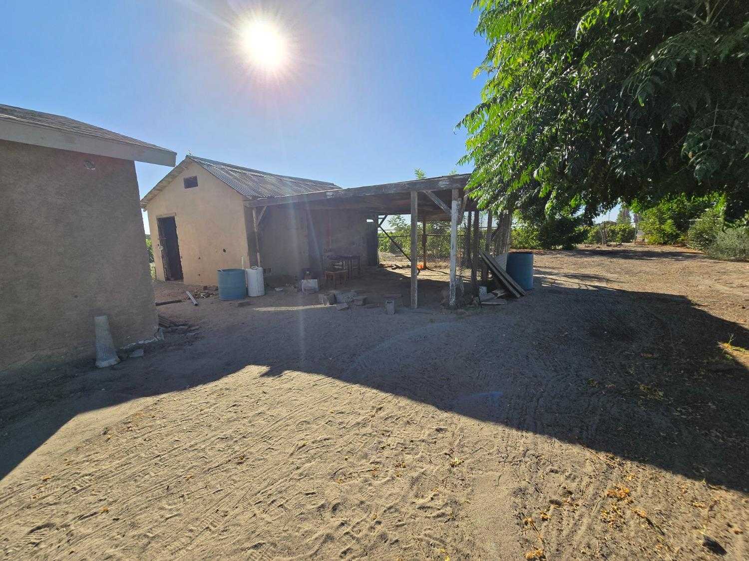 photo 3: 12441 S Henderson Rd, Caruthers CA 93609