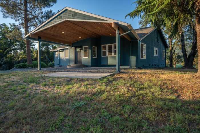 photo 2: 41875 Road 600, Ahwahnee CA 93601