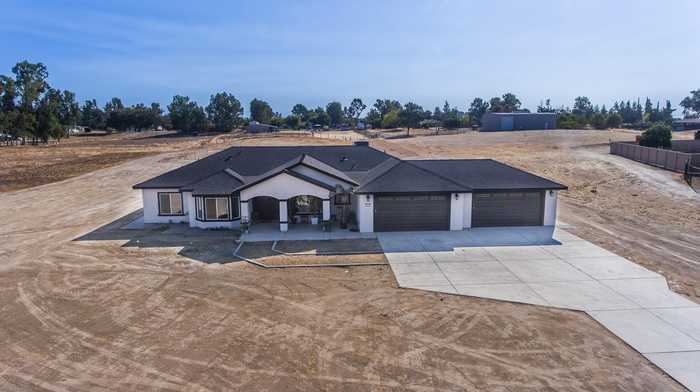 photo 2: 16639 Mark Road, Madera CA 93636