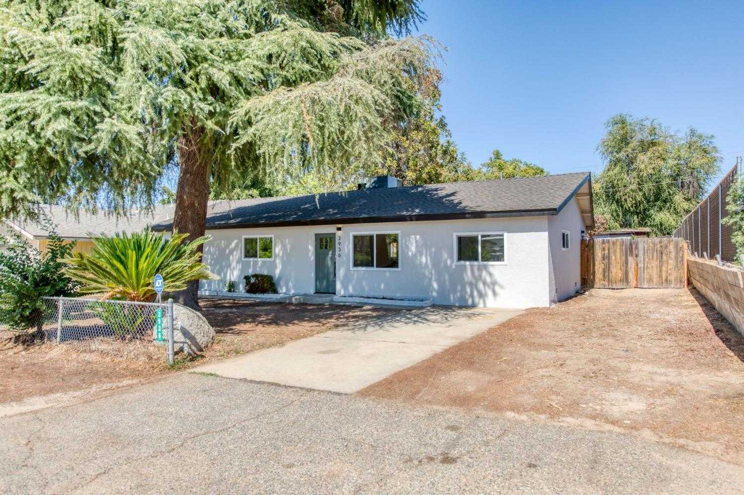 photo 1: 3936 Converse Avenue, Friant CA 93626