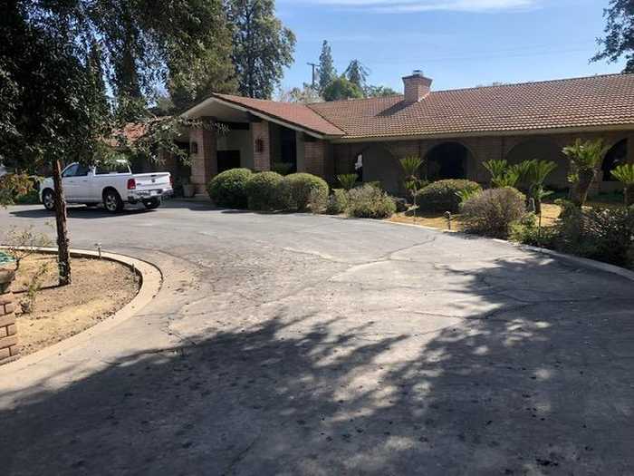 photo 1: 5478 E Butler Avenue, Fresno CA 93727