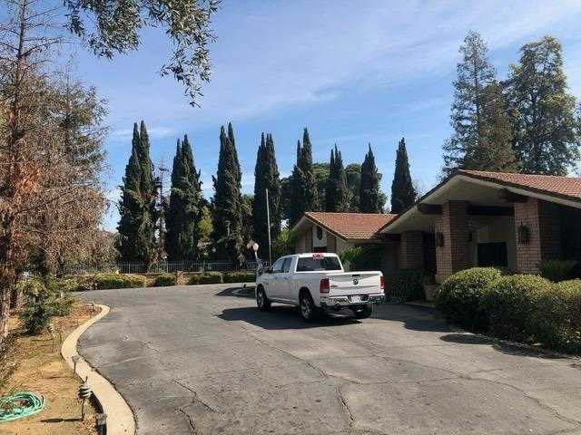 photo 3: 5478 E Butler Avenue, Fresno CA 93727