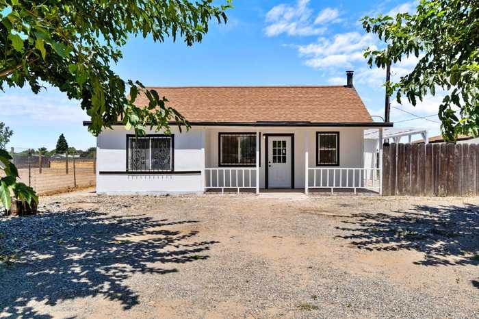 photo 1: 28693 Avenue 13, Madera CA 93636