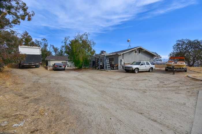 photo 2: 20499 Auberry Road, Clovis CA 93619