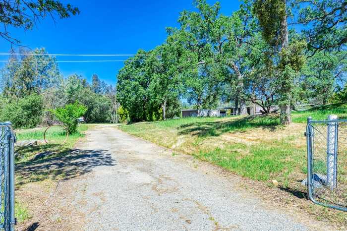 photo 2: 31129 Auberry Road, Auberry CA 93602