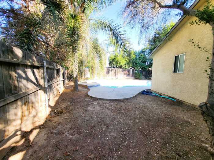 photo 18: 632 Sixth Street, Sanger CA 93657