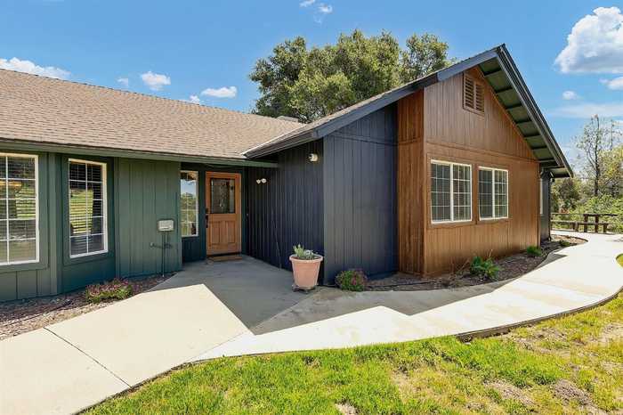 photo 2: 35825 Douglas Trail Road, Coarsegold CA 93614