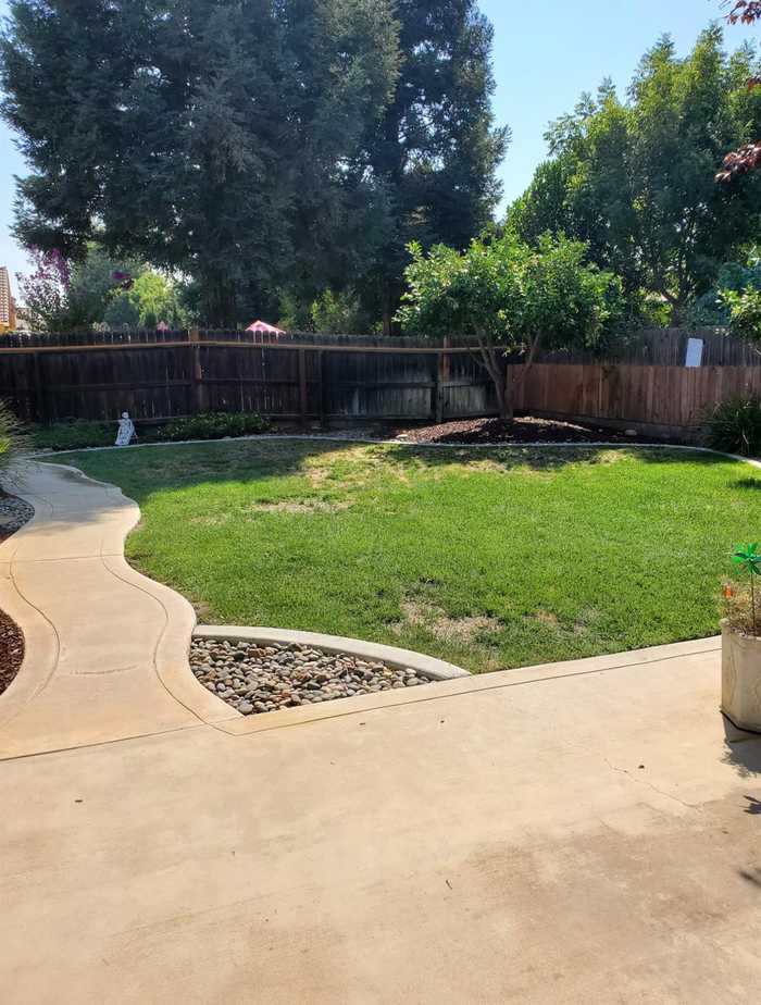 photo 2: 3050 Serena Avenue, Clovis CA 93619