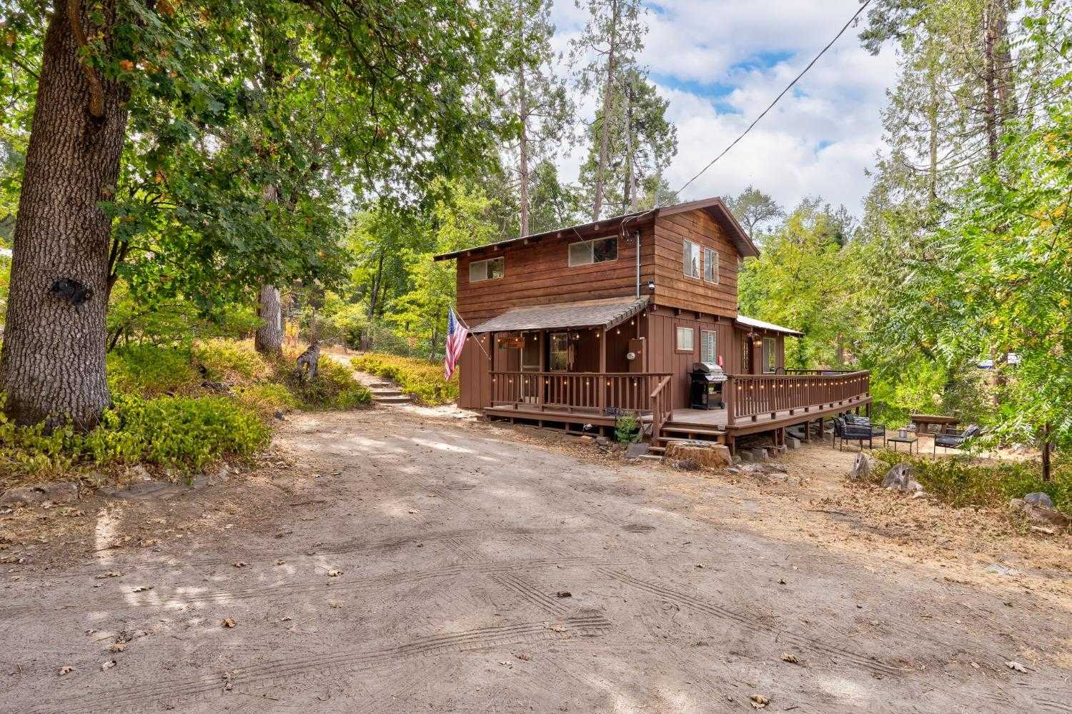 photo 3: 44800 Mountain Meadow Road, Oakhurst CA 93644