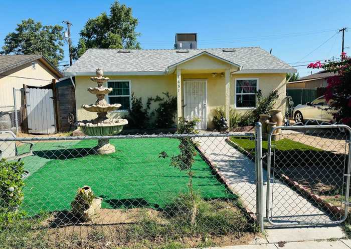 photo 2: 4681 E Eugenia Avenue, Fresno CA 93725