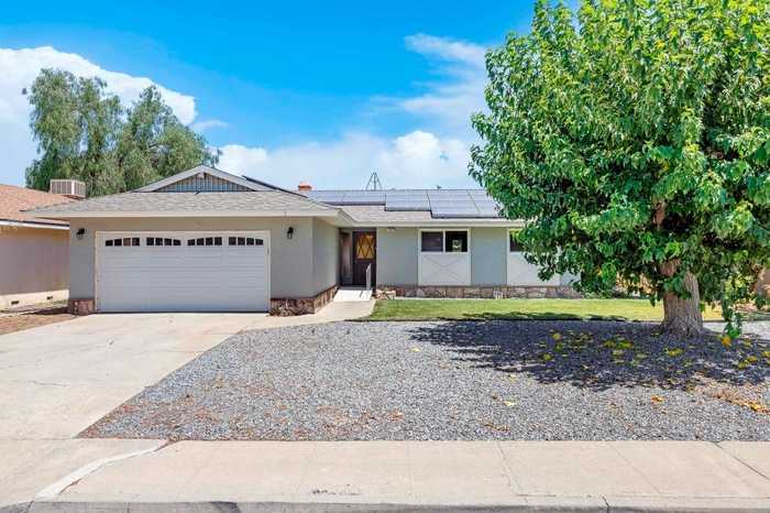 photo 1: 454 Dartmouth Avenue, Coalinga CA 93210